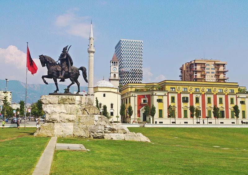 Wonderful Rooftop Tirana City Zewnętrze zdjęcie